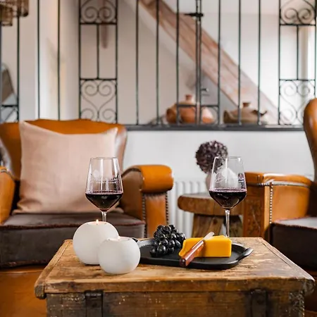 La Chatelaine * エグモント・アーン・ゼー