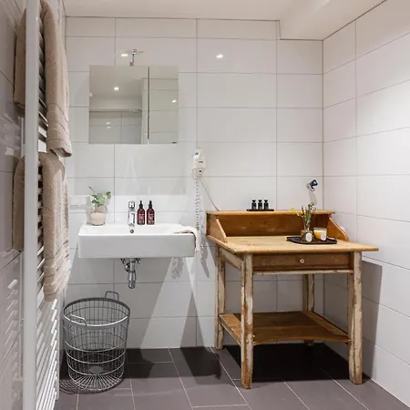 La Chatelaine Apartment