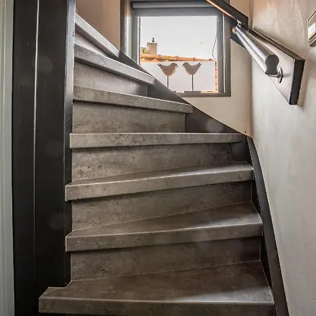 La Chatelaine * إغموند آن زي